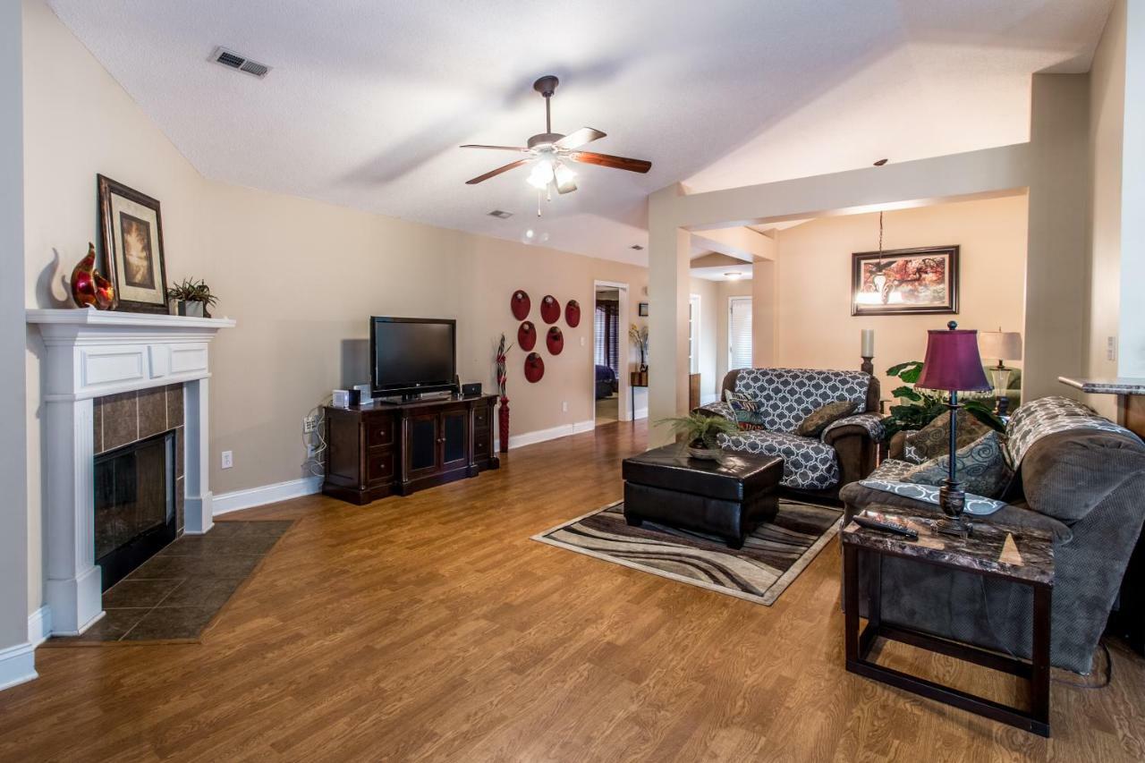 Villa Rockett! Your Sweet Home Away From Home! Huntsville Exterior photo